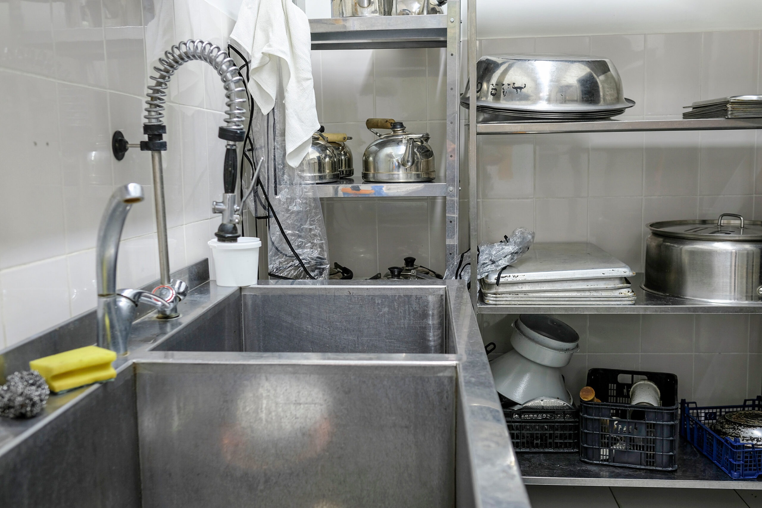 Commercial Sink Features Every Professional Kitchen Needs