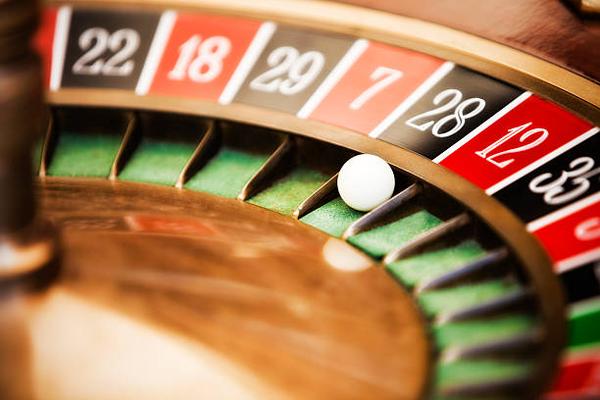 Explore Traditional Card Games and Modern Slot Collections Through เว็บพนันออนไลน์ที่ดีที่สุด